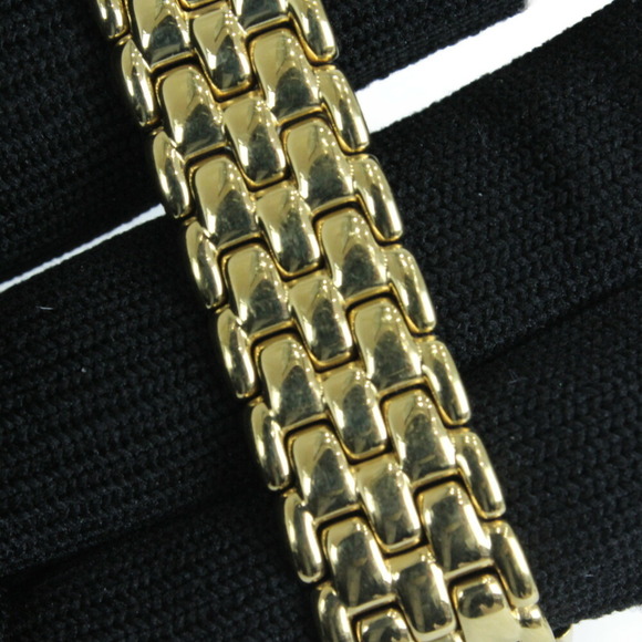 Gucci Quartz Watch Gold White - Picture 9 of 12